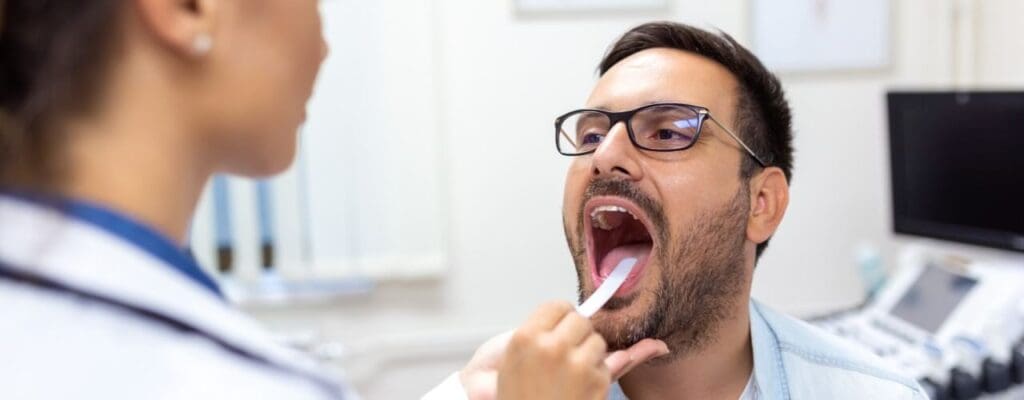 attachment-5-signs-that-your-sore-throat-might-be-more-serious-than-you-think